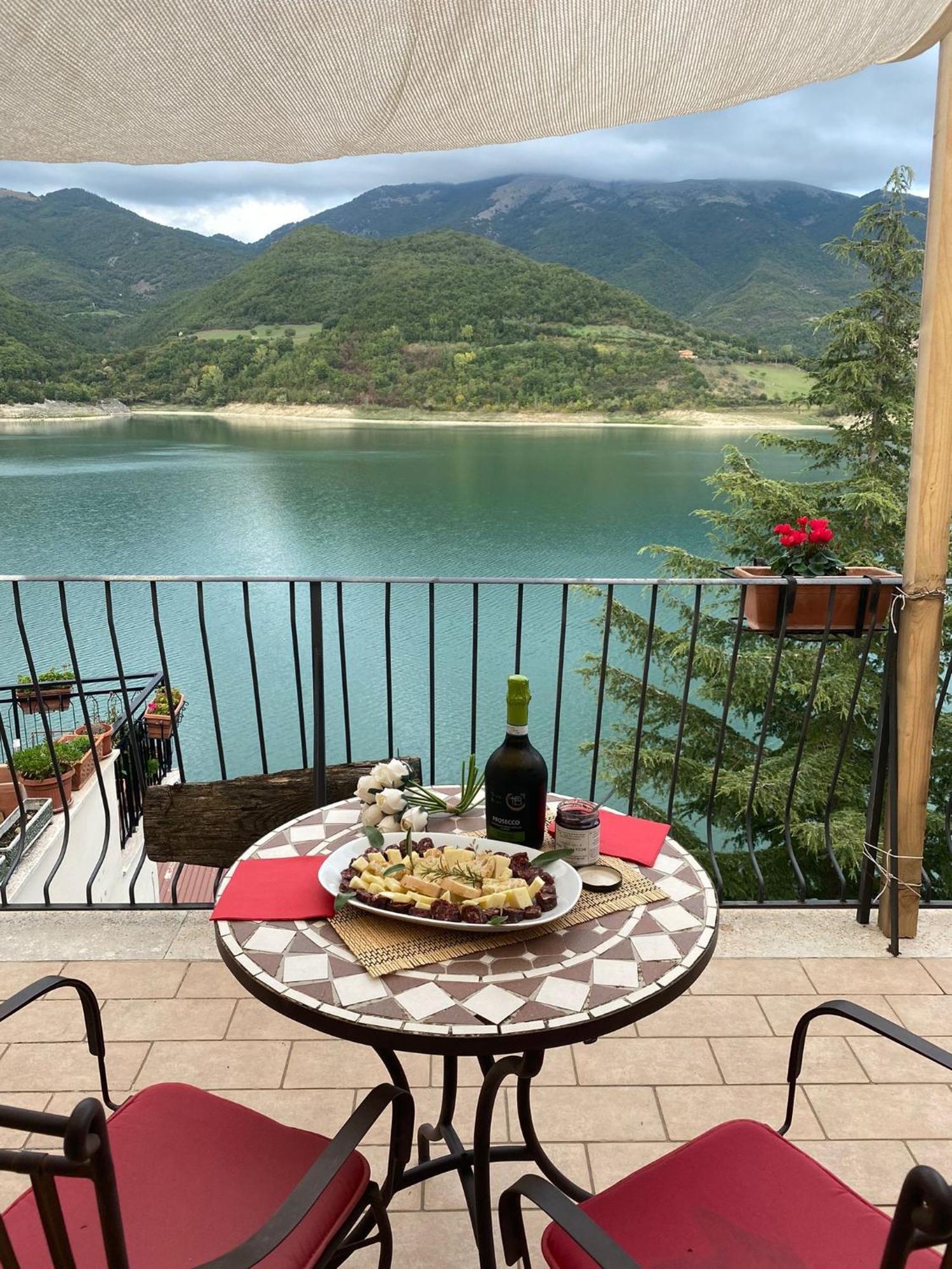 B&B La Casetta Sul Lago Colle di Tora 외부 사진