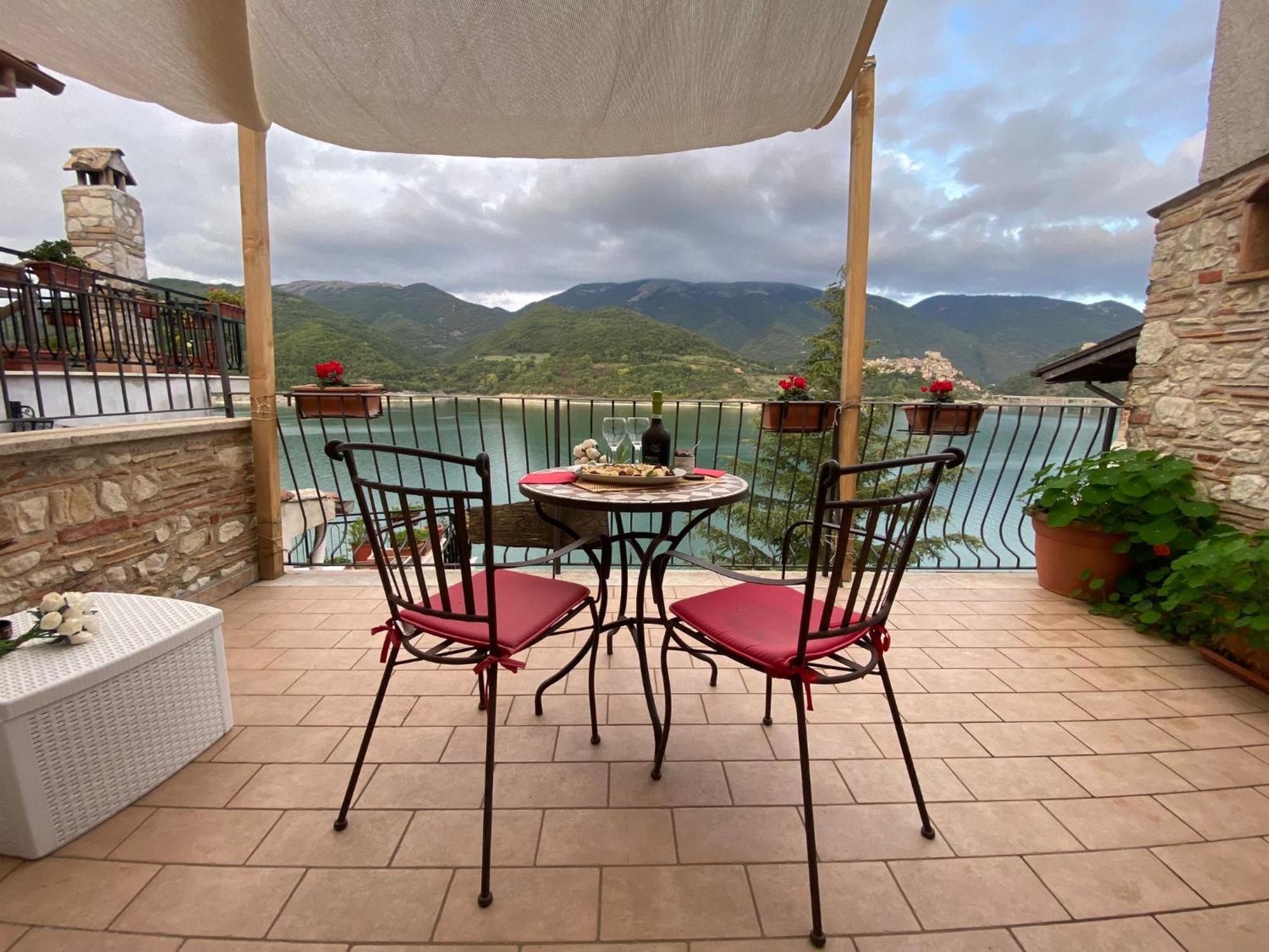 B&B La Casetta Sul Lago Colle di Tora 외부 사진