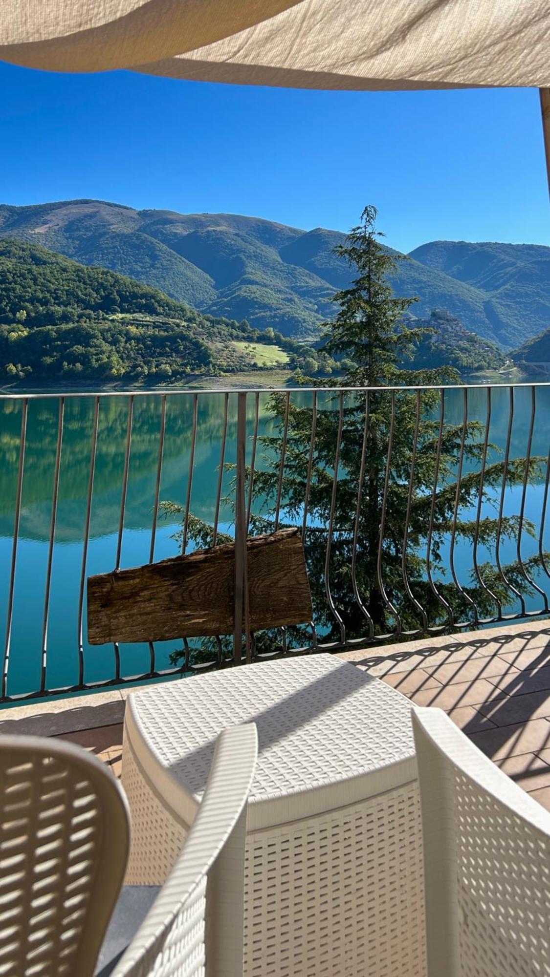 B&B La Casetta Sul Lago Colle di Tora 외부 사진